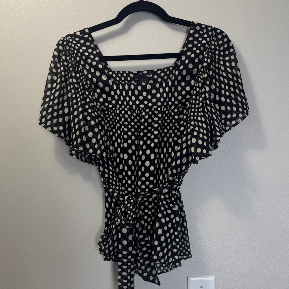 2 black and white tops $5